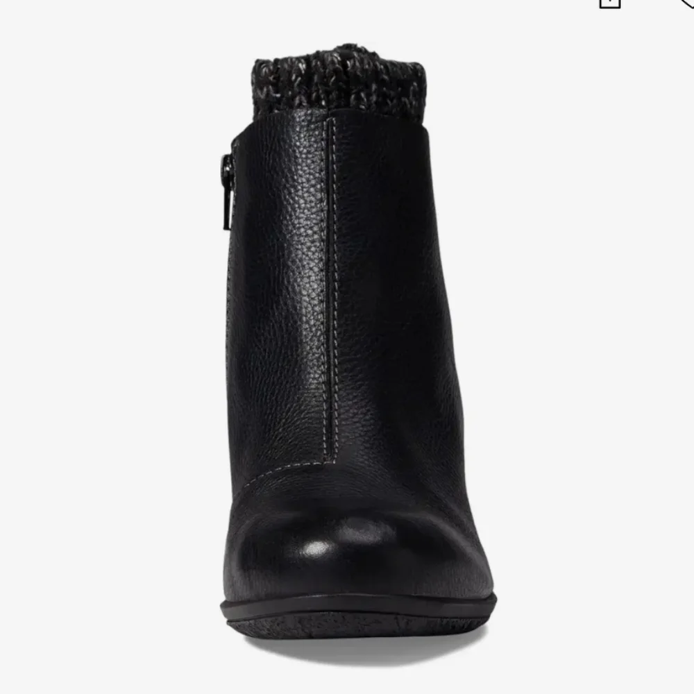 Comfortiva 100% Leather Women's Black Ankle Boots with Knit Cuff Size 6W New